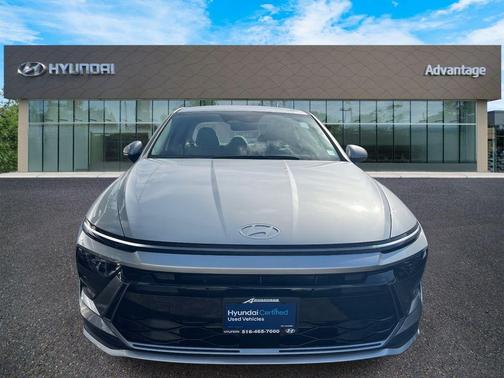 2025 Hyundai SONATA SE
