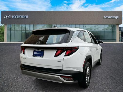2025 Hyundai TUCSON SE