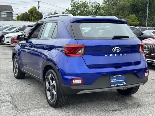 2024 Hyundai VENUE SEL