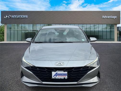 2022 Hyundai ELANTRA SEL