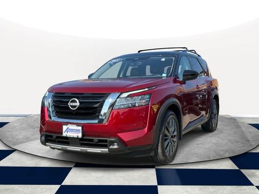 2022 Nissan Pathfinder SL