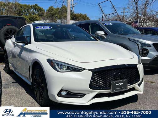 White 2017 INFINITI Q60 3.0t Red Sport 400