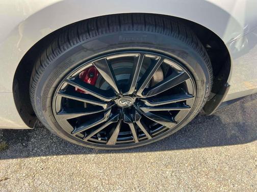 2017 INFINITI Q60 3.0t Red Sport 400