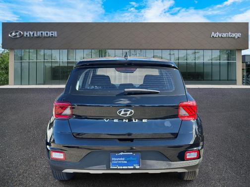 2023 Hyundai VENUE SE