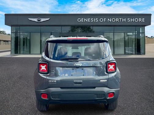 Graphite Gray 2022 Jeep Renegade Latitude