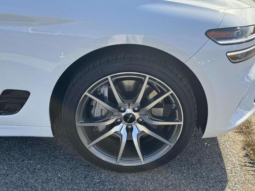 2026 Genesis G70 2.5T Standard