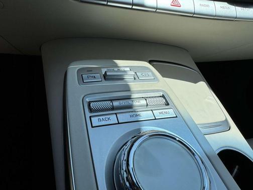2024 Genesis GV70 2.5T