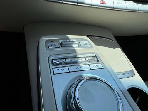 2024 Genesis GV70 2.5T