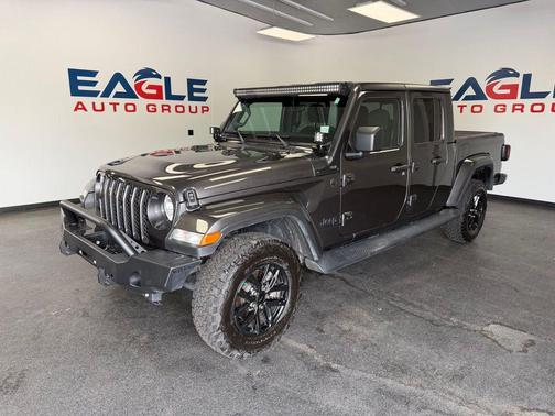 Granite Crystal Metallic Clearcoat 2023 Jeep Gladiator Sport S