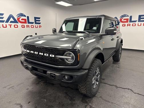 Carbonized Gray Metallic 2025 Ford Bronco Badlands