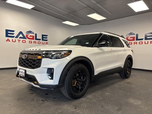 Star White Metallic Tri-Coat 2026 Ford Explorer Tremor