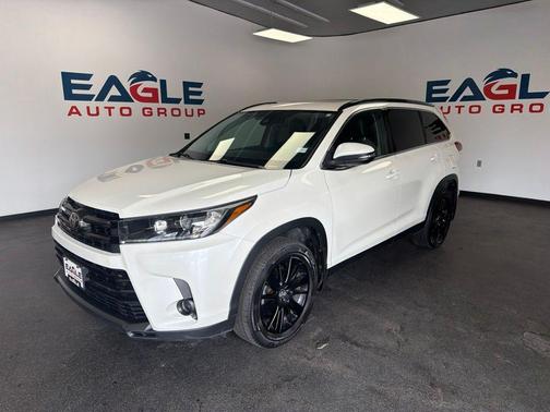 Blizzard Pearl 2019 Toyota Highlander SE