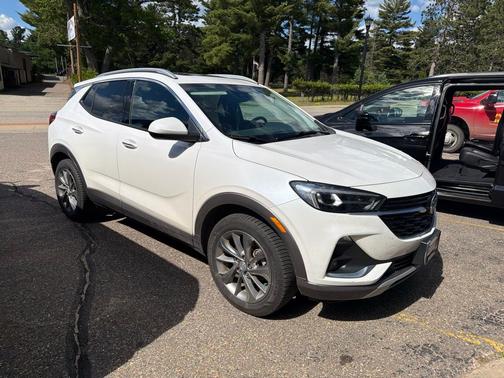 White Frost Tricoat 2022 Buick Encore GX Essence