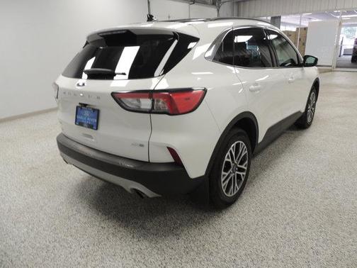 Photo 4 of 11 of 2020 Ford Escape SEL
