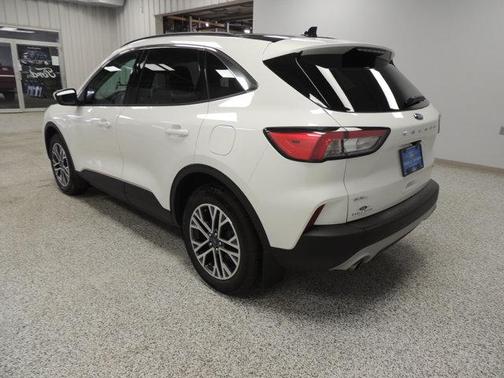 Photo 3 of 11 of 2020 Ford Escape SEL