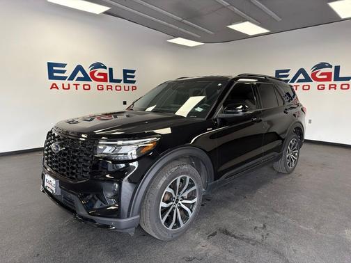 Black Metallic 2025 Ford Explorer ST-Line