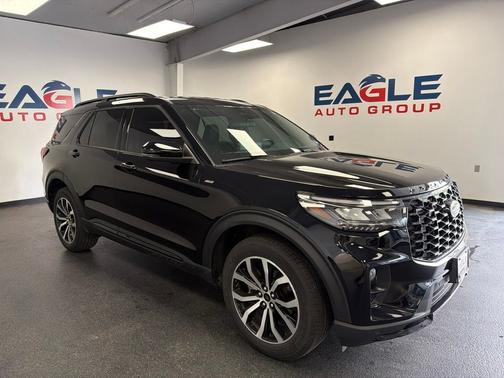 Black Metallic 2025 Ford Explorer ST-Line