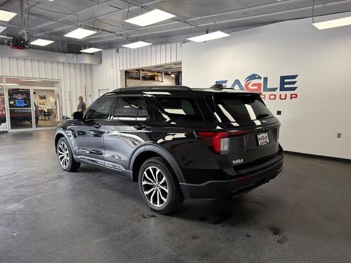 Black Metallic 2025 Ford Explorer ST-Line