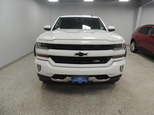 Photo 4 of 9 of 2018 Chevrolet Silverado 1500 LT