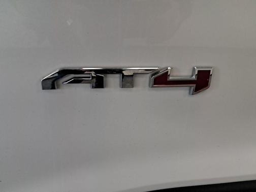 2022 GMC Acadia AWD AT4