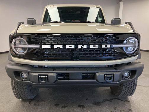 Desert Sand 2026 Ford Bronco Badlands