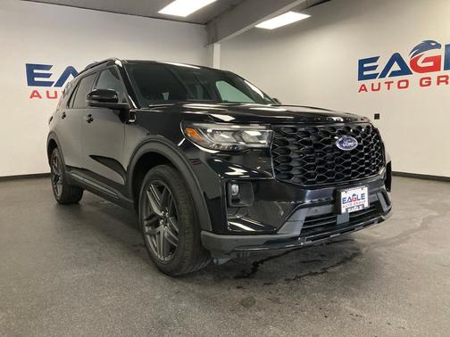 Black Metallic 2025 Ford Explorer ST-Line