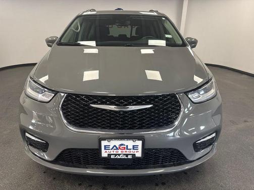 Ceramic Gray Clearcoat 2022 Chrysler Pacifica Touring L