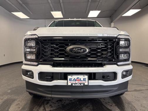 Oxford White 2026 Ford F-350 XLT