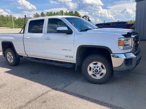 Summit White 2015 GMC Sierra 2500 SLE