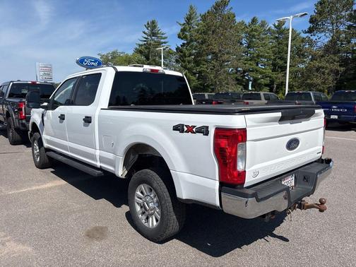 Oxford White 2017 Ford F-250 XLT
