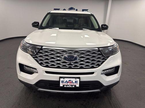 Star White Metallic Tri-Coat 2022 Ford Explorer Platinum