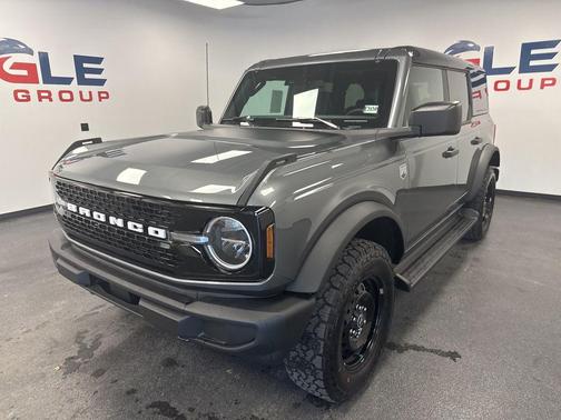 Carbonized Gray Metallic 2026 Ford Bronco Big Bend