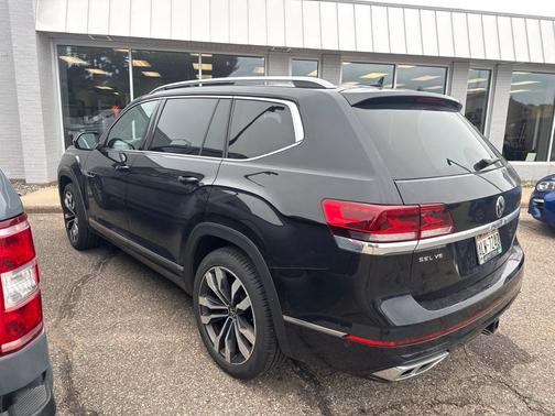 Deep Black 2021 Volkswagen Atlas 3.6L V6 SEL Premium R-Line