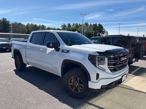 Summit White 2023 GMC Sierra 1500 AT4
