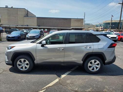 2022 Toyota RAV4 LE