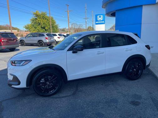 Platinum White Pearl 2026 Honda HR-V AWD Sport