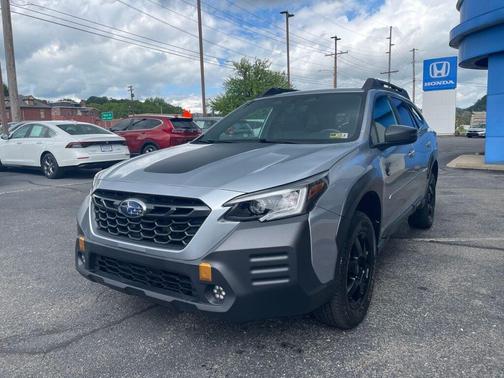 Ice Silver Metallic 2023 Subaru Outback Wilderness