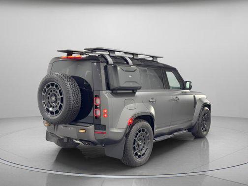 2025 Land Rover Defender P635 OCTA Edition One