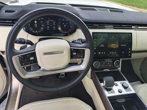 Ostuni Pearl White 2023 Land Rover Range Rover P400 SE