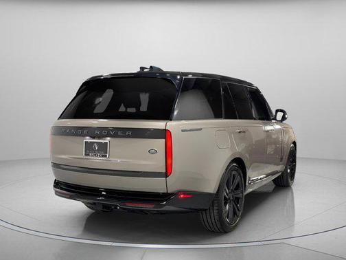 2023 Land Rover Range Rover P530 SE