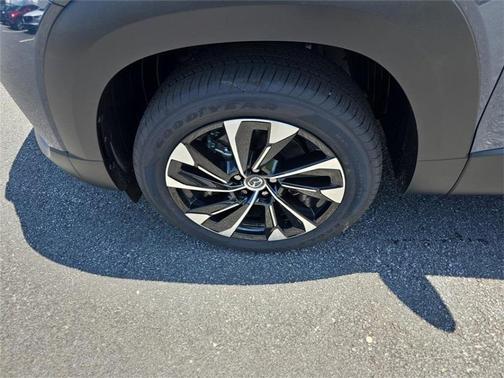 2025 Mazda CX-50 PLUS