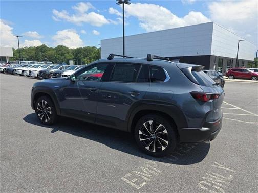 2025 Mazda CX-50 PLUS