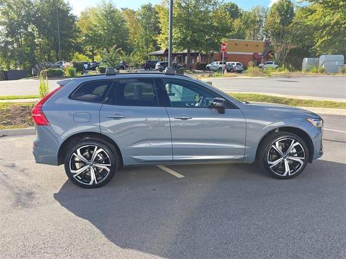 2022 Volvo XC60 Recharge Plug-In Hybrid T8 R-Design Extended Range