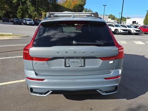 2022 Volvo XC60 Recharge Plug-In Hybrid T8 R-Design Extended Range