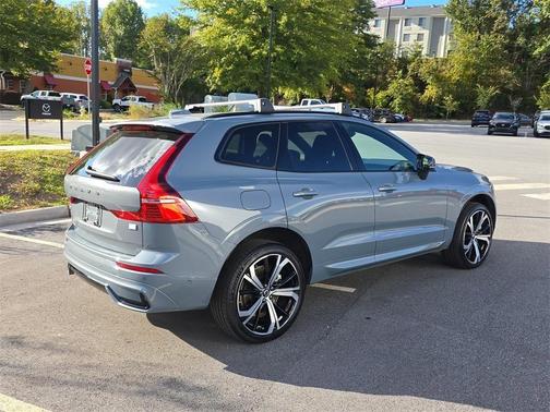 2022 Volvo XC60 Recharge Plug-In Hybrid T8 R-Design Extended Range