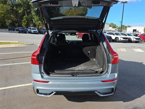 2022 Volvo XC60 Recharge Plug-In Hybrid T8 R-Design Extended Range