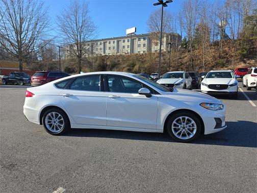 2020 Ford Fusion Hybrid SE