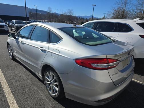 2017 Ford Fusion Hybrid SE