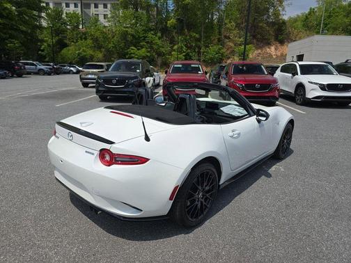 Snowflake White Pearl Mica 2026 Mazda MX-5 Miata
