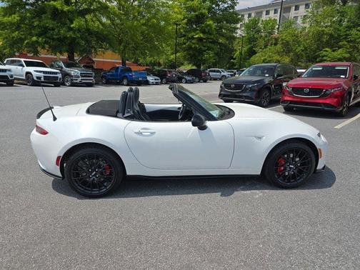 Snowflake White Pearl Mica 2026 Mazda MX-5 Miata